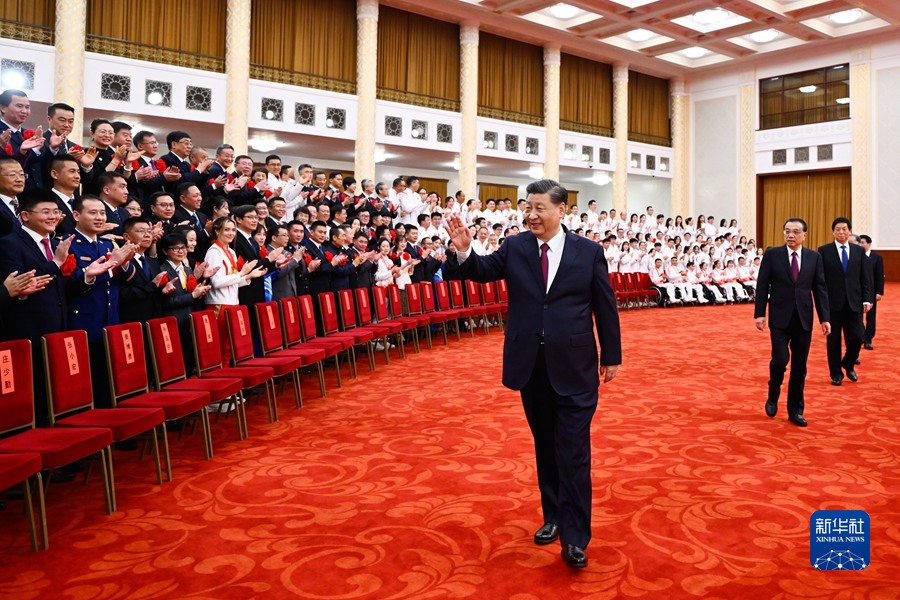 http://www.news.cn/politics/leaders/2022-04/08/1128543828_16494346189871n.JPG http://www.news.cn/politics/leaders/2022-04/08/1128543828_16494346189871n.JPG