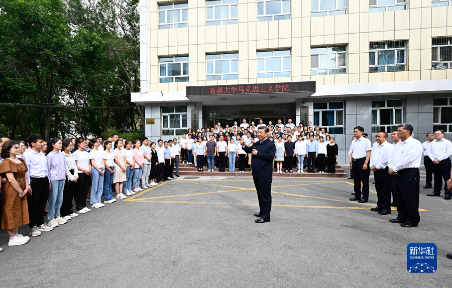 http://www.news.cn/politics/leaders/2022-07/15/1128836147_16578971672311n.JPG